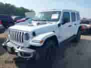 2021 Jeep Wrangler Unlimited Sahara с VIN 1C4JJXP6XMW840844, выставлен на аукционе IAAI как лот 42152271 с пробегом 68 209 миль миль и . История ставок и продаж доступна на DreamBid. Изображение 2.