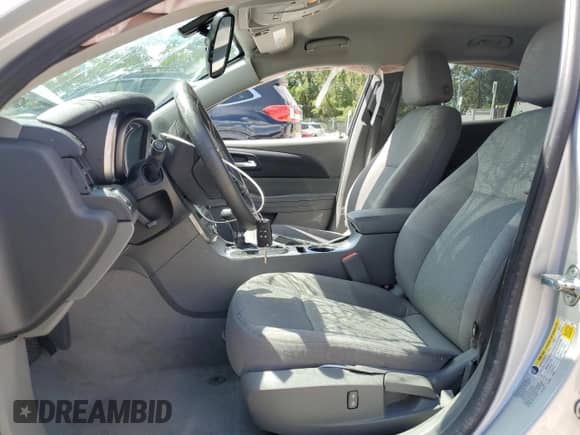 2015 Chevrolet Malibu LS z VIN 1G11B5SL4FF117999, wystawiony jako Copart lot #70311855 z przebiegiem 80 279 mil mil oraz Szkoda całkowita • Salvage title. Historia ofert i sprzedaży dostępna na DreamBid. Obrazek 7.