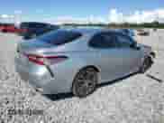 2019 Toyota Camry SE z VIN 4T1B11HK1KU683898, wystawiony jako Copart lot #81812505 z przebiegiem 160 835 mil mil oraz Nie do naprawy • Non repairable. Historia ofert i sprzedaży dostępna na DreamBid. Obrazek 3.