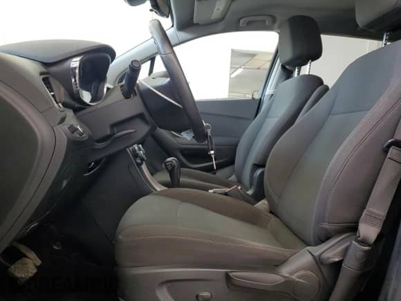 2021 Chevrolet Trax LS с VIN KL7CJKSB4MB307912, выставлен на аукционе Copart как лот 63120935 с пробегом Не указан миль и Чистый • Clean title. История ставок и продаж доступна на DreamBid. Изображение 7.