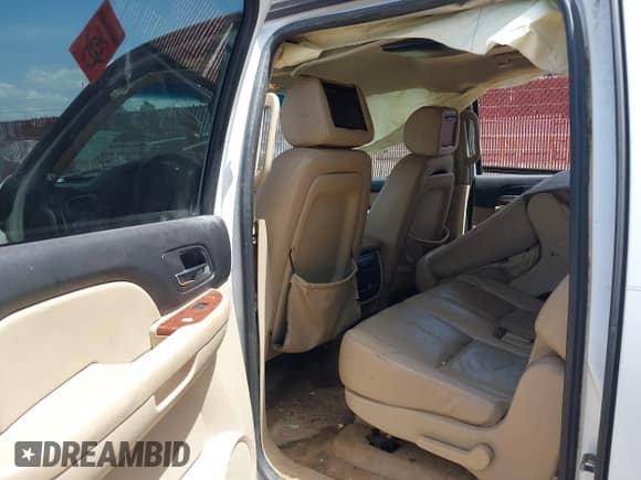 2008 Chevrolet Suburban 2LT с VIN 3GNFK16388G187899, выставлен на аукционе IAAI как лот 42748086 с пробегом 286 137 миль миль и . История ставок и продаж доступна на DreamBid. Изображение 8.