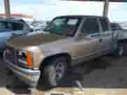 1994 GMC Sierra 1500 z VIN 2GTEC19K2R1548428, wystawiony jako IAAI lot #42664797 z przebiegiem 298 436 mil mil oraz . Historia ofert i sprzedaży dostępna na DreamBid. Obrazek 2.