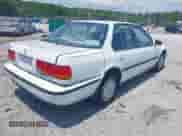 1993 Honda Accord LX z VIN JHMCB7653PC002464, wystawiony jako IAAI lot #42582131 z przebiegiem 243 918 mil mil oraz . Historia ofert i sprzedaży dostępna na DreamBid. Obrazek 4.