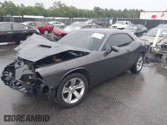 2020 Dodge Challenger SXT с VIN 2C3CDZAG7LH105513, выставлен на аукционе IAAI как лот 42380771 с пробегом 187 120 миль миль и . История ставок и продаж доступна на DreamBid. Изображение 18.