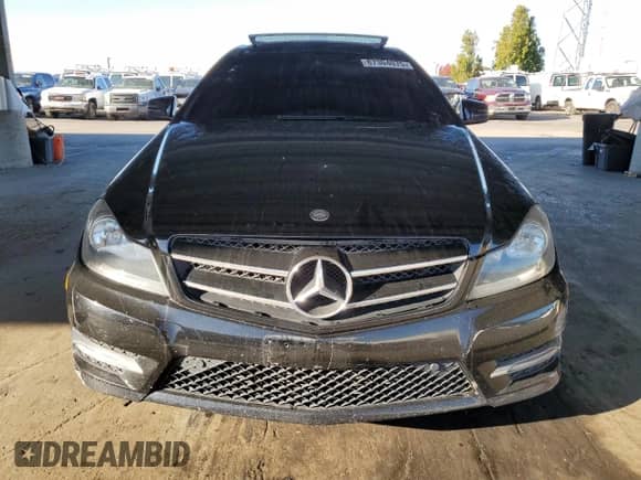 2014 Mercedes-Benz C 250 with VIN WDDGJ4HB7EG287169, listed as a Copart auction lot 87304075 with Not provided miles and Clean title. Bid and sale history available at DreamBid. Image 5.