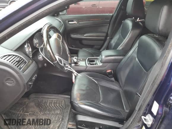 2013 Chrysler 300 C с VIN 2C3CCAKG4DH683041, выставлен на аукционе Copart как лот 59928975 с пробегом 178 577 миль миль и Списание • Salvage title. История ставок и продаж доступна на DreamBid. Изображение 7.