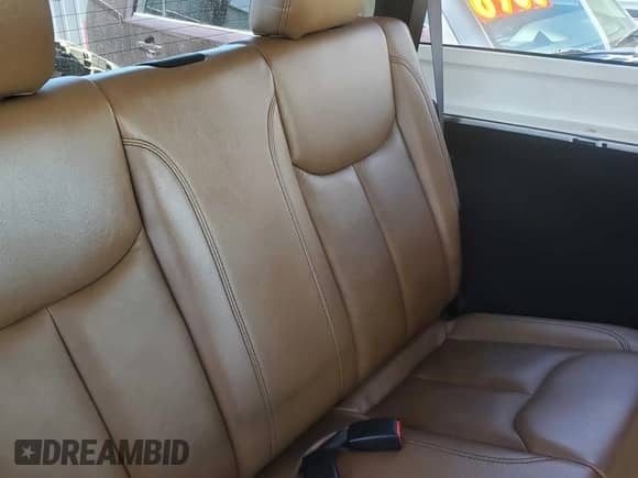 2014 Jeep Wrangler Sahara z VIN 1C4AJWBG3EL197444, wystawiony jako Copart lot #64733055 z przebiegiem 193 278 mil mil oraz Czysty tytuł • Clean title. Historia ofert i sprzedaży dostępna na DreamBid. Obrazek 6.