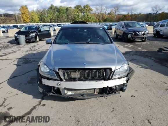 2014 Mercedes-Benz C 300 Sport z VIN WDDGF8AB0EG247910, wystawiony jako Copart lot #86867795 z przebiegiem 138 679 mil mil oraz Szkoda całkowita • Salvage title. Historia ofert i sprzedaży dostępna na DreamBid. Obrazek 5.