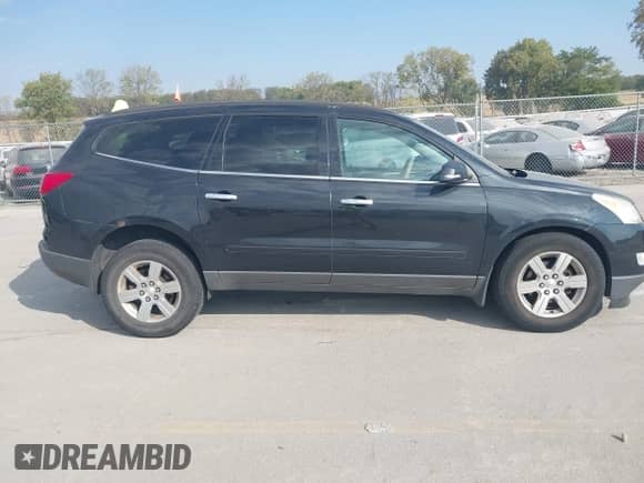 2011 Chevrolet Traverse 2LT z VIN 1GNKVJED7BJ409418, wystawiony jako IAAI lot #43325324 z przebiegiem 226 533 mil mil oraz . Historia ofert i sprzedaży dostępna na DreamBid. Obrazek 13.