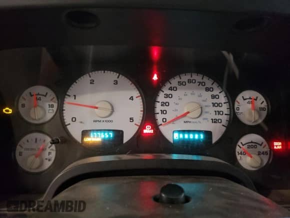 2004 Dodge 3500 SLT с VIN 3D7LU38C94G269705, выставлен на аукционе Copart как лот 73404074 с пробегом 177 657 миль миль и Списание • Salvage title. История ставок и продаж доступна на DreamBid. Изображение 9.