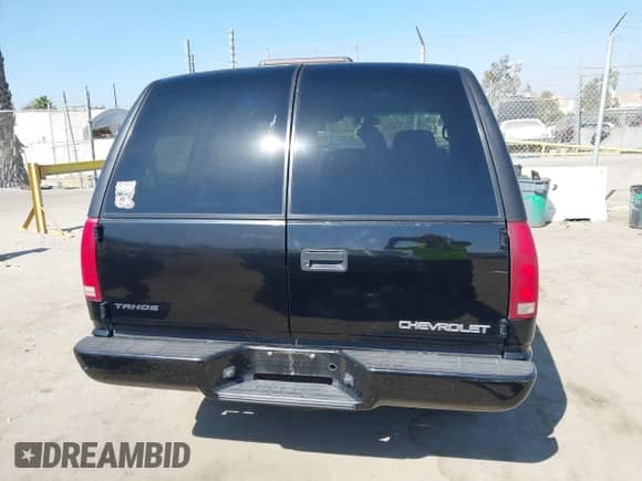 2000 Chevrolet Tahoe Limited с VIN 1GNEC13RXYR211606, выставлен на аукционе IAAI как лот 43367285 с пробегом 227 528 миль миль и . История ставок и продаж доступна на DreamBid. Изображение 16.