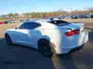 2022 Chevrolet Camaro 1LT z VIN 1G1FB1RX7N0109923, wystawiony jako IAAI lot #41300649 z przebiegiem 39 358 mil mil oraz . Historia ofert i sprzedaży dostępna na DreamBid. Obrazek 3.