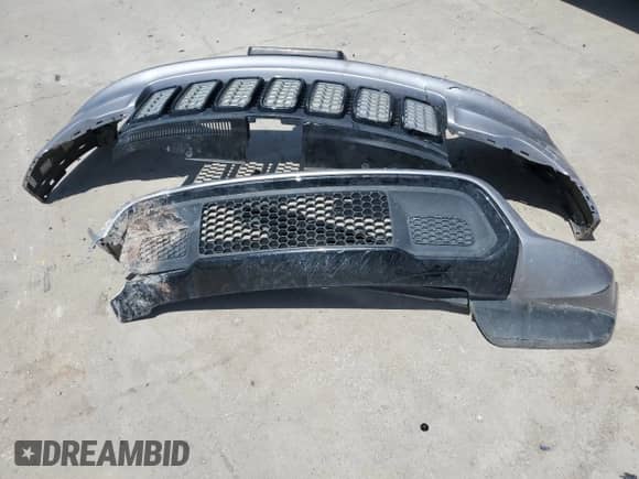 2018 Jeep Grand Cherokee Laredo with VIN 1C4RJFAG4JC272683, listed as a Copart auction lot 56823455 with 122,778 mi miles and Salvage title. Bid and sale history available at DreamBid. Image 13.