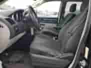 2010 Dodge Grand Caravan Hero z VIN 2D4RN3D14AR440343, wystawiony jako Copart lot #82374115 z przebiegiem 157 554 mil mil oraz Szkoda całkowita • Salvage title. Historia ofert i sprzedaży dostępna na DreamBid. Obrazek 7.