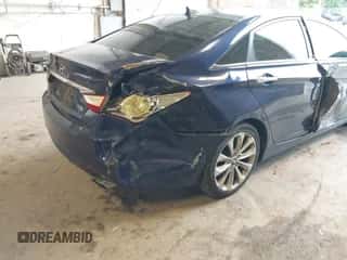 2011 Hyundai Sonata SE с VIN 5NPEC4AC7BH196828, выставлен на аукционе IAAI как лот 42988595 с пробегом 180 058 миль миль и . История ставок и продаж доступна на DreamBid. Изображение 6.
