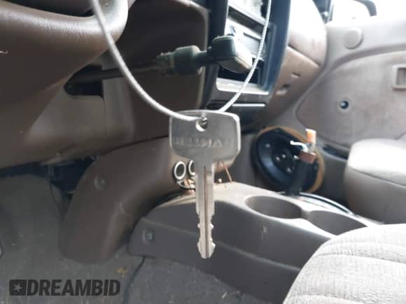 2004 Toyota Tacoma PreRunner z VIN 5TENM92N64Z381902, wystawiony jako IAAI lot #43376084 z przebiegiem 205 372 mil mil oraz . Historia ofert i sprzedaży dostępna na DreamBid. Obrazek 11.