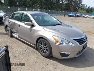 2015 Nissan Altima S z VIN 1N4AL3AP4FN350712, wystawiony jako IAAI lot #42208472 z przebiegiem 70 674 mil mil oraz . Historia ofert i sprzedaży dostępna na DreamBid. Obrazek 1.