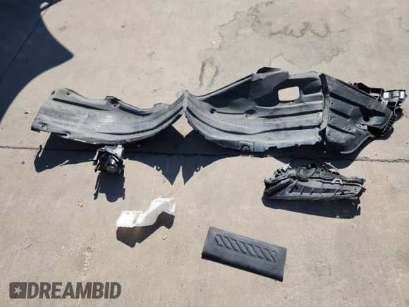 2018 Lexus RC 350 z VIN JTHHZ5BC7J5018642, wystawiony jako Copart lot #82604085 z przebiegiem 72 173 mil mil oraz Szkoda całkowita • Salvage title. Historia ofert i sprzedaży dostępna na DreamBid. Obrazek 12.