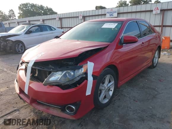 2014 Toyota Camry LE with VIN 4T1BF1FK6EU871972, listed as a IAAI auction lot 43285820 with 196,225 mi miles and . Bid and sale history available at DreamBid. Image 2.