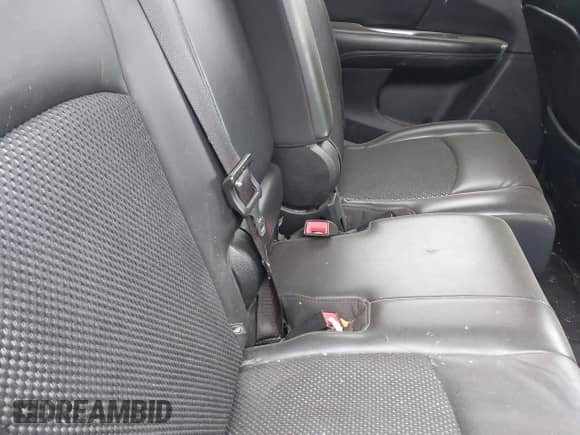 2019 Dodge Journey Crossroad z VIN 3C4PDDGG6KT739022, wystawiony jako IAAI lot #42310694 z przebiegiem 91 714 mil mil oraz . Historia ofert i sprzedaży dostępna na DreamBid. Obrazek 8.