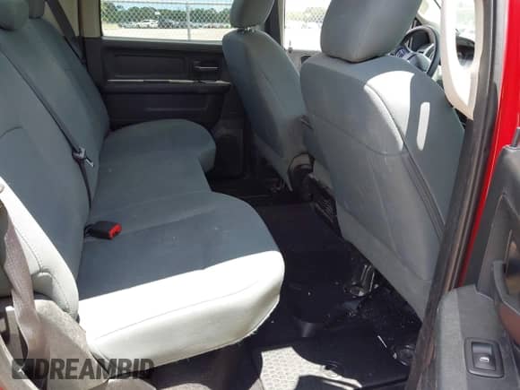 2017 Ram 1500 Express z VIN 1C6RR6KT5HS683392, wystawiony jako IAAI lot #42773370 z przebiegiem 126 746 mil mil oraz . Historia ofert i sprzedaży dostępna na DreamBid. Obrazek 8.