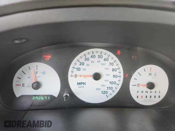 2005 Dodge Caravan SE with VIN 2D4GP24R25R362331, listed as a Copart auction lot 84256985 with 292,671 mi miles and Salvage title. Bid and sale history available at DreamBid. Image 9.