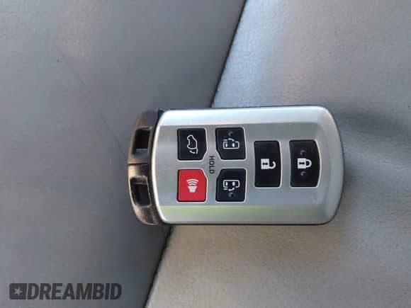 2017 Toyota Sienna XLE Auto Access Seat z VIN 5TDYZ3DC2HS805845, wystawiony jako IAAI lot #41456888 z przebiegiem 138 475 mil mil oraz . Historia ofert i sprzedaży dostępna na DreamBid. Obrazek 11.