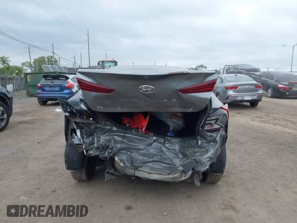 2019 Hyundai Elantra SE с VIN KMHD74LF2KU811441, выставлен на аукционе IAAI как лот 42362585 с пробегом 136 043 миль миль и . История ставок и продаж доступна на DreamBid. Изображение 16.