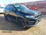 2019 Jeep Compass Altitude z VIN 3C4NJCBB1KT612989, wystawiony jako IAAI lot #41330536 z przebiegiem 145 404 mil mil oraz . Historia ofert i sprzedaży dostępna na DreamBid. Obrazek 1.