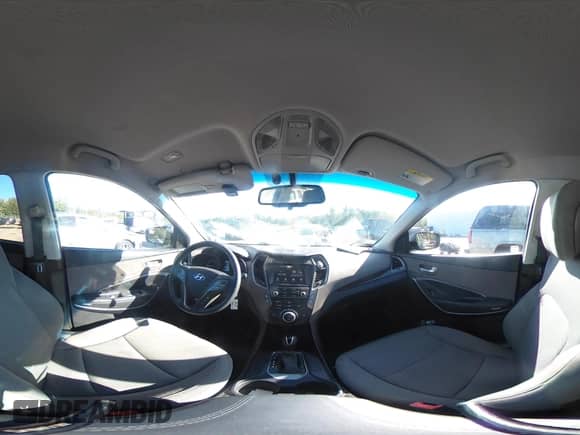 2017 Hyundai Santa Fe 2.4L z VIN 5NMZUDLB7HH026235, wystawiony jako IAAI lot #43274545 z przebiegiem 95 975 mil mil oraz . Historia ofert i sprzedaży dostępna na DreamBid. Obrazek 19.