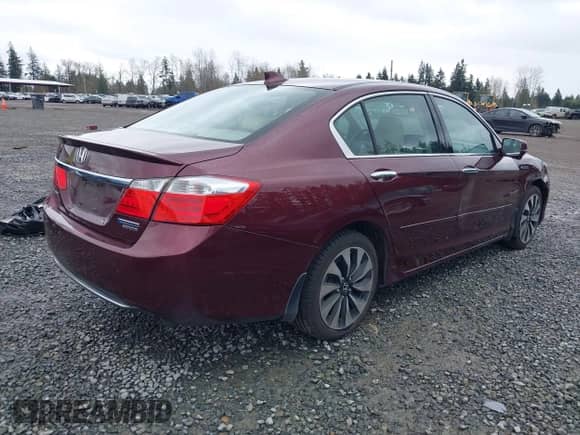 2014 Honda Accord Touring z VIN 1HGCR6F77EA008447, wystawiony jako IAAI lot #41892865 z przebiegiem 113 740 mil mil oraz . Historia ofert i sprzedaży dostępna na DreamBid. Obrazek 4.