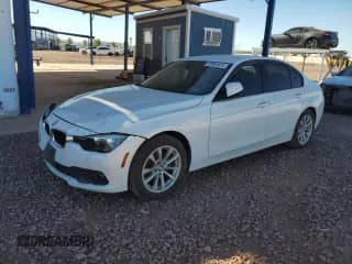 2016 BMW 3 Series 320i xDrive с VIN WBA8A3C55GK551478, выставлен на аукционе Copart как лот 85953825 с пробегом 28 082 миль миль и Списание • Salvage title. История ставок и продаж доступна на DreamBid. Изображение 1.