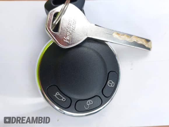 2010 MINI Hardtop with VIN WMWMF3C50ATZ63602, listed as a IAAI auction lot 42577007 with 121,843 mi miles and . Bid and sale history available at DreamBid. Image 11.