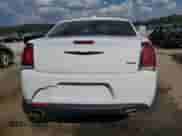 2023 Chrysler 300 Touring z VIN 2C3CCAAG4PH707537, wystawiony jako Copart lot #81376695 z przebiegiem 8 748 mil mil oraz Czysty tytuł • Clean title. Historia ofert i sprzedaży dostępna na DreamBid. Obrazek 6.
