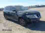 2016 Nissan Pathfinder S z VIN 5N1AR2MN9GC622533, wystawiony jako IAAI lot #42235750 z przebiegiem 170 476 mil mil oraz . Historia ofert i sprzedaży dostępna na DreamBid. Obrazek 1.