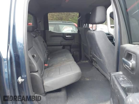 2019 Chevrolet Silverado 1500 LT z VIN 1GCPWCED4KZ209198, wystawiony jako IAAI lot #43559097 z przebiegiem 152 314 mil mil oraz . Historia ofert i sprzedaży dostępna na DreamBid. Obrazek 8.