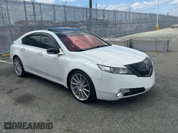 2010 Acura TL Technology с VIN 19UUA9F56AA009661, выставлен на аукционе Copart как лот 90202455 с пробегом 136 865 миль миль и Списание • Salvage title. История ставок и продаж доступна на DreamBid. Изображение 1.
