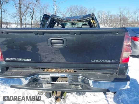 2003 Chevrolet Silverado 2500HD LS с VIN 1GCHK23U93F131856, выставлен на аукционе IAAI как лот 41235689 с пробегом 101 907 миль миль и . История ставок и продаж доступна на DreamBid. Изображение 16.