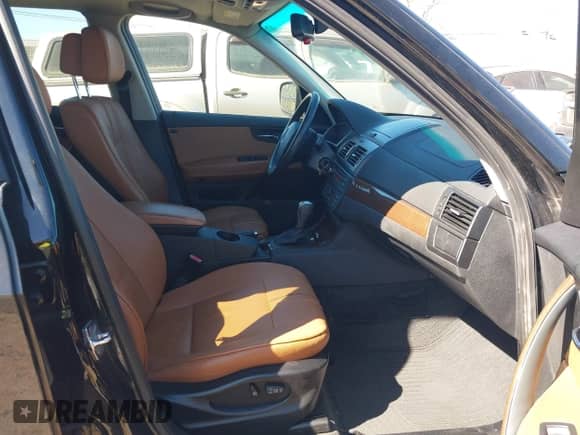 2010 BMW X3 xDrive30i с VIN WBXPC9C42AWJ39007, выставлен на аукционе IAAI как лот 43468076 с пробегом 173 378 миль миль и . История ставок и продаж доступна на DreamBid. Изображение 5.