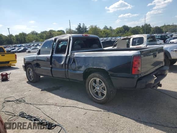 2005 Chevrolet Silverado 1500 LS z VIN 2GCEC19T251331383, wystawiony jako Copart lot #71864965 z przebiegiem 178 046 mil mil oraz Nie do naprawy • Non repairable. Historia ofert i sprzedaży dostępna na DreamBid. Obrazek 2.