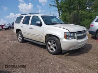 2013 Chevrolet Tahoe LTZ с VIN 1GNSCCE00DR130184, выставлен на аукционе IAAI как лот 43196709 с пробегом 240 540 миль миль и . История ставок и продаж доступна на DreamBid. Изображение 1.
