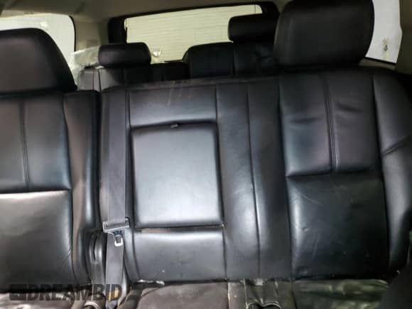 2011 Chevrolet Suburban LT с VIN 1GNSKJE32BR215607, выставлен на аукционе Copart как лот 60347905 с пробегом 284 762 миль миль и На запчасти • Non repairable. История ставок и продаж доступна на DreamBid. Изображение 10.