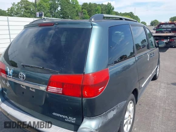 2005 Toyota Sienna XLE z VIN 5TDZA22C05S370201, wystawiony jako IAAI lot #42482161 z przebiegiem 359 646 mil mil oraz . Historia ofert i sprzedaży dostępna na DreamBid. Obrazek 4.