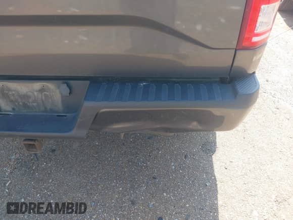 2017 Ford F-150 XL z VIN 1FTEW1CP0HFB62268, wystawiony jako IAAI lot #42651359 z przebiegiem 161 596 mil mil oraz . Historia ofert i sprzedaży dostępna na DreamBid. Obrazek 18.