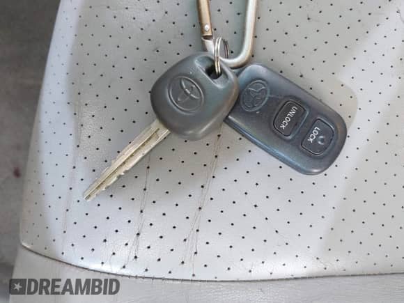 2007 Toyota Highlander w/3rd Row z VIN JTEEW21A370046547, wystawiony jako IAAI lot #42221088 z przebiegiem Nie podano mil oraz . Historia ofert i sprzedaży dostępna na DreamBid. Obrazek 11.