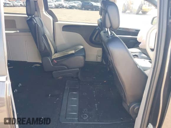 2020 Dodge Grand Caravan SXT with VIN 2C4RDGCG3LR154371, listed as a IAAI auction lot 43113199 with 97,397 mi miles and . Bid and sale history available at DreamBid. Image 8.
