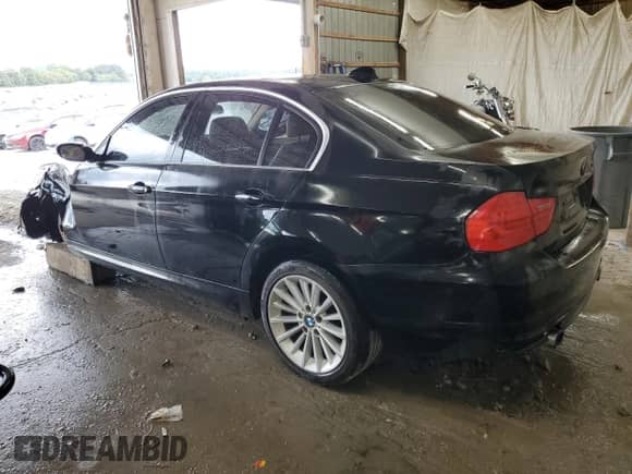 2011 BMW 3 Series 335i xDrive z VIN WBAPL5C50BA917847, wystawiony jako Copart lot #71070415 z przebiegiem 192 850 mil mil oraz Szkoda całkowita • Salvage title. Historia ofert i sprzedaży dostępna na DreamBid. Obrazek 2.