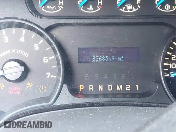 2014 Ford F-150 XL z VIN 1FTEW1CM7EKF31796, wystawiony jako IAAI lot #42612772 z przebiegiem 183 685 mil mil oraz . Historia ofert i sprzedaży dostępna na DreamBid. Obrazek 15.