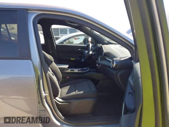 2025 Chevrolet Equinox AWD LT z VIN 3GNAXPEG8SL323644, wystawiony jako IAAI lot #43489345 z przebiegiem Nie podano mil oraz . Historia ofert i sprzedaży dostępna na DreamBid. Obrazek 5.
