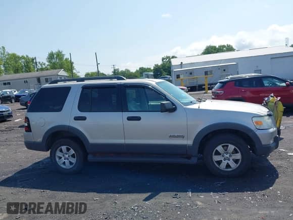 2006 Ford Explorer XLT z VIN 1FMEU73846ZA14049, wystawiony jako IAAI lot #42712449 z przebiegiem 177 760 mil mil oraz . Historia ofert i sprzedaży dostępna na DreamBid. Obrazek 13.